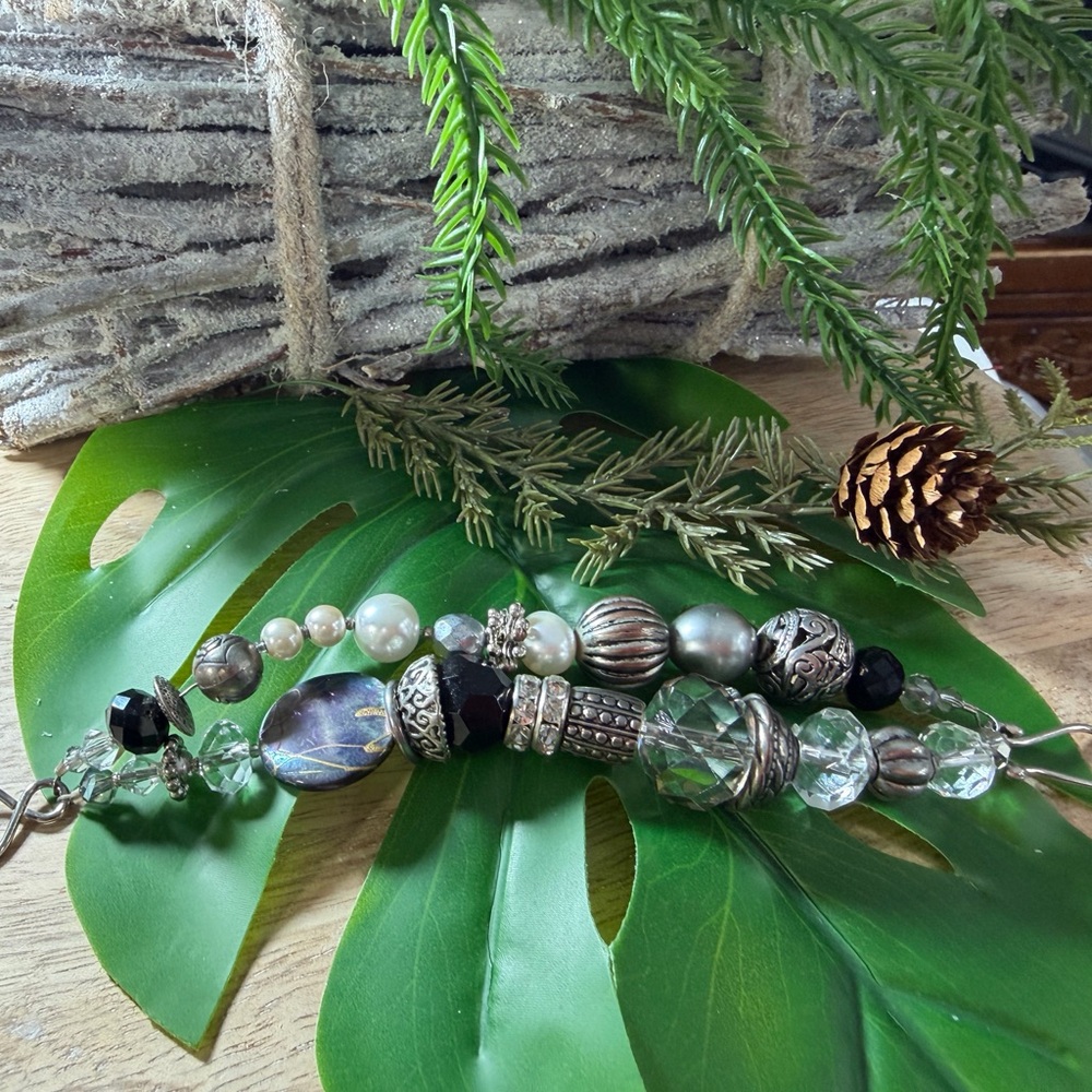 Chic Silver and Black Beaded Bracelet